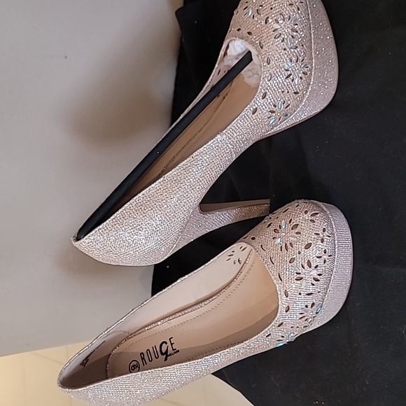 Ladies  size 9 Rouge - Picture 3 of 3